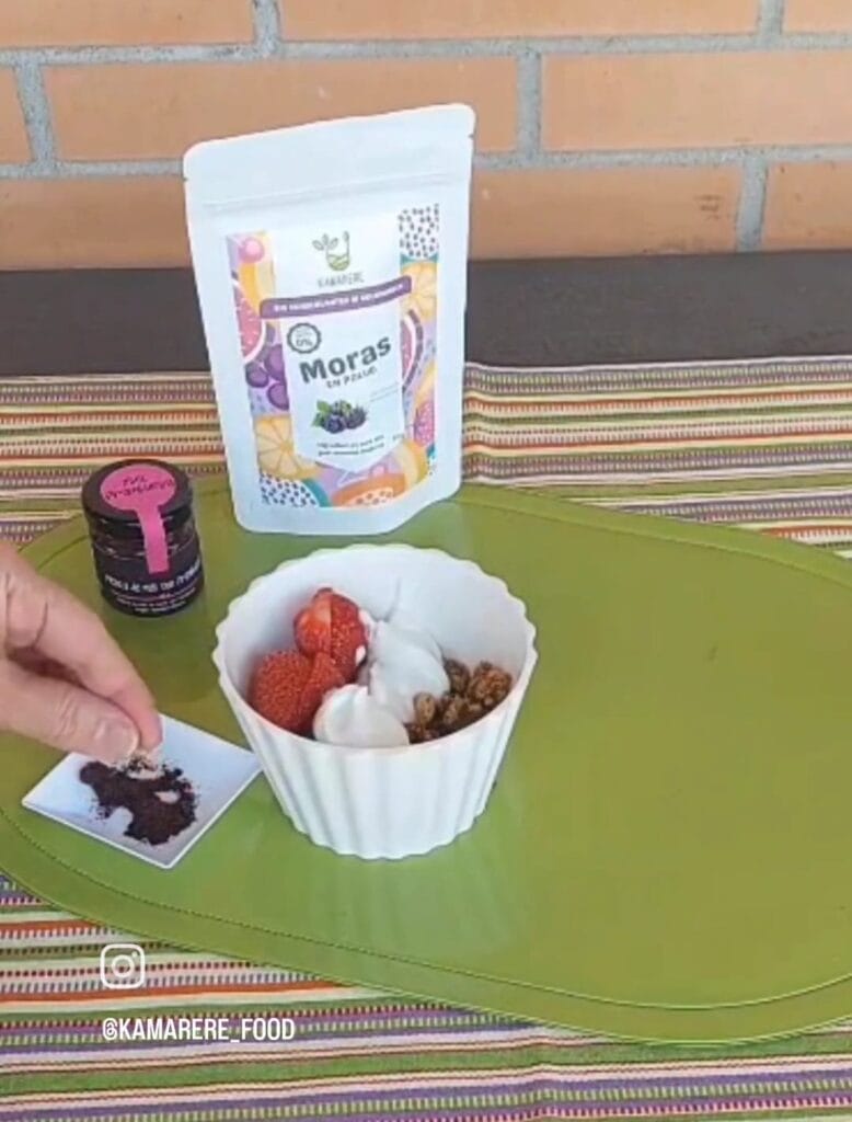 Bowl con frutos rojos y miel Kamarere